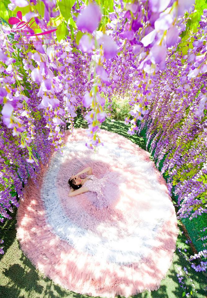 Váy cưới mẫu mới 2023 hồng nhạt